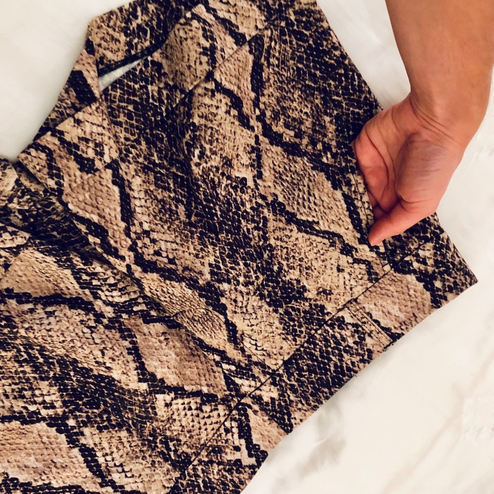 BCBGMaxAzria Shorts - Picture 3 of 7